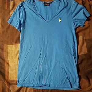 Short sleeve v neck shirt